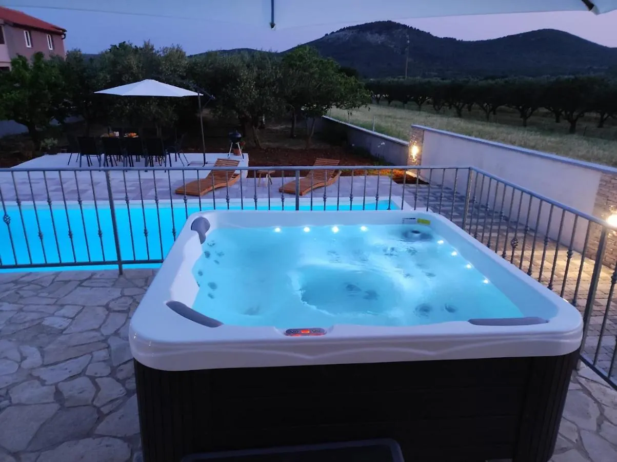 Villa Bazen,Jacuzzy Sukosan