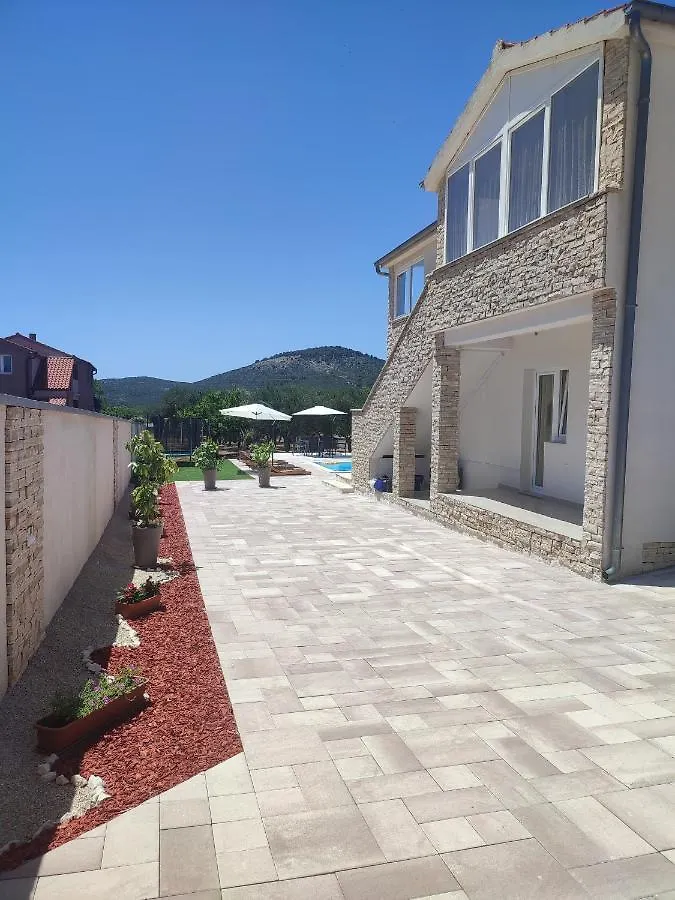 Villa Bazen,Jacuzzy Sukosan