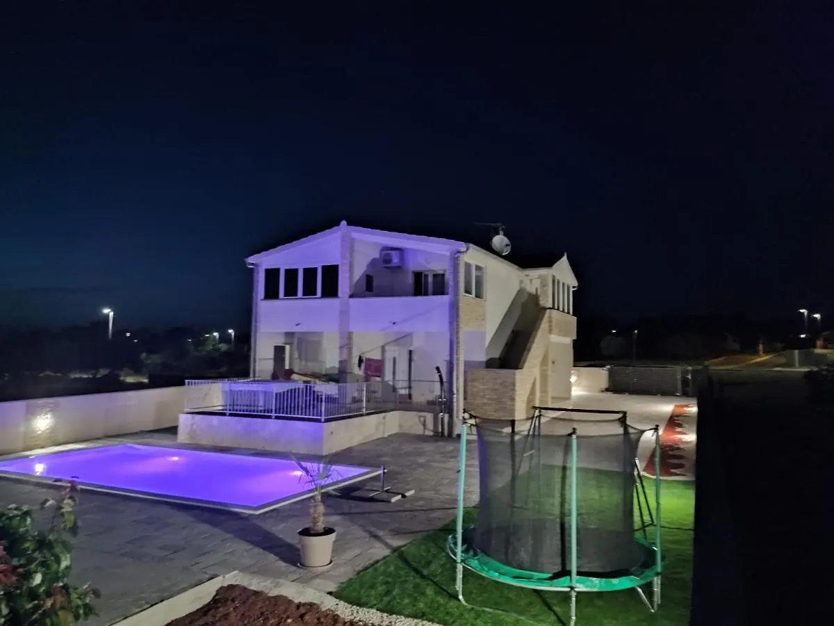 Villa Bazen,Jacuzzy Sukosan