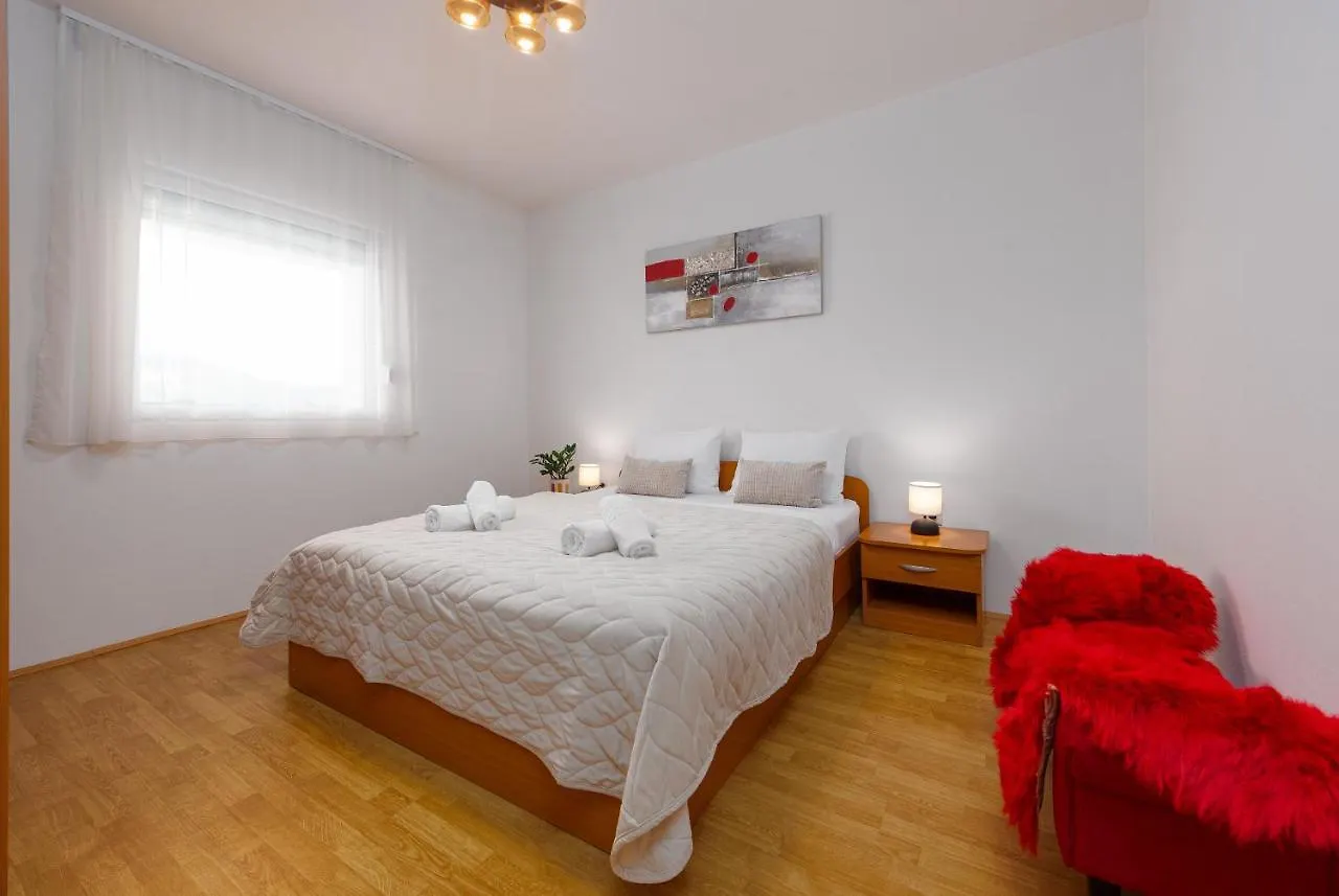 Villa Bazen,Jacuzzy Sukosan 0*,  Croatia