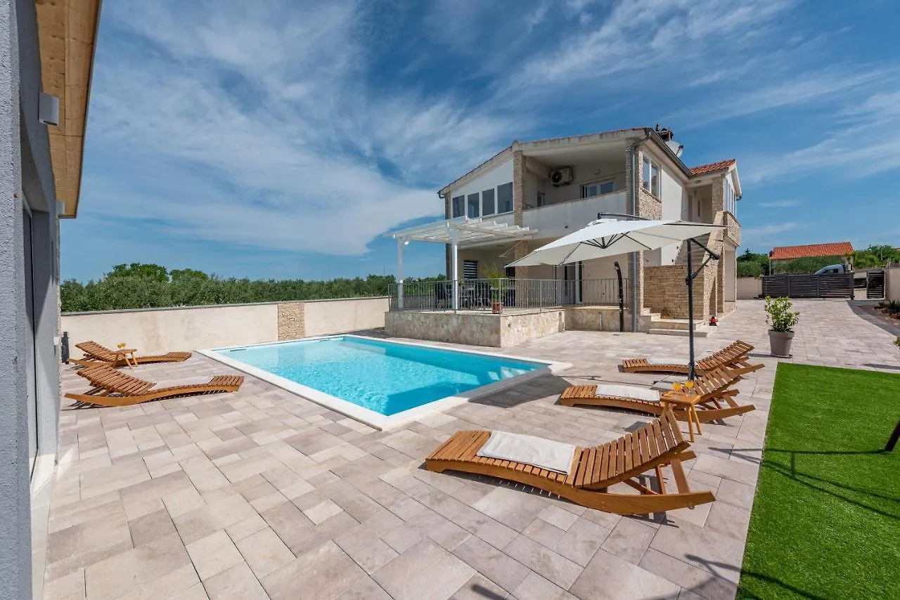 Villa Bazen,Jacuzzy Sukosan