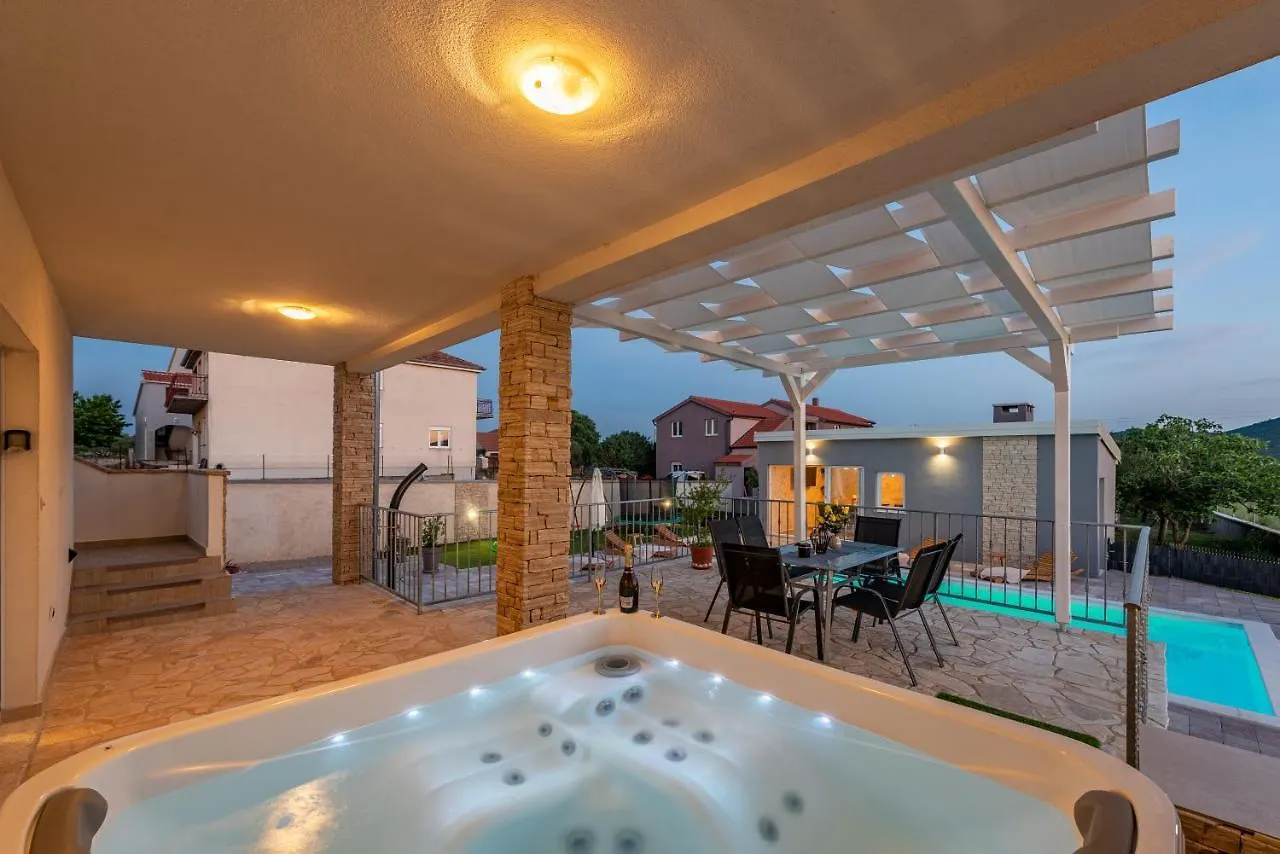 Villa Bazen,Jacuzzy Sukosan